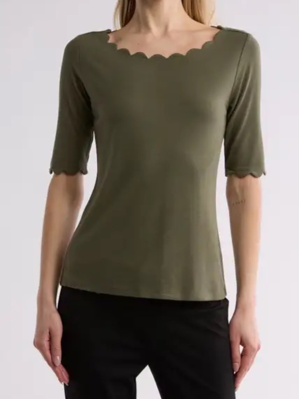 TTAHARI Scalloped Edge Top